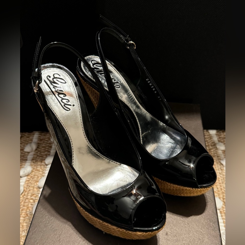 GUCCI wedges size 7